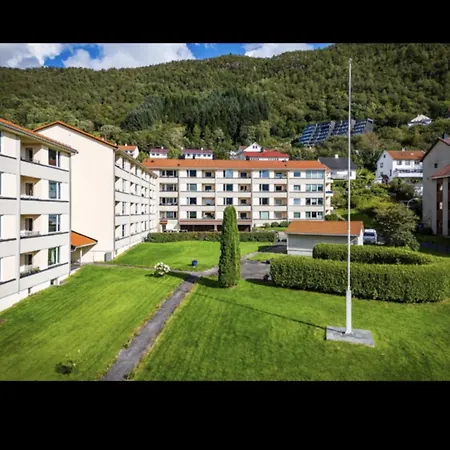 Апартаменты Hjemmekoselig Pa Landas Берген